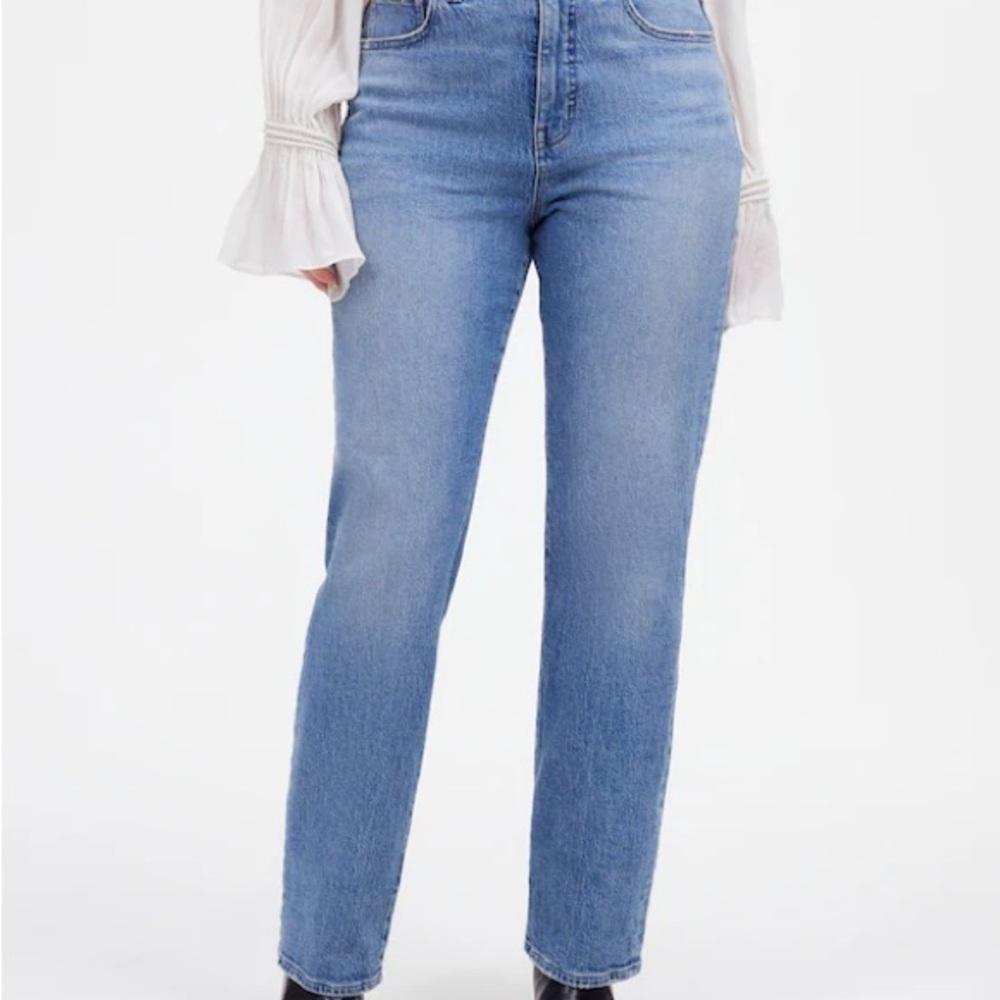 Madewell Light Blue curvy 90s Straight Leg Jeans